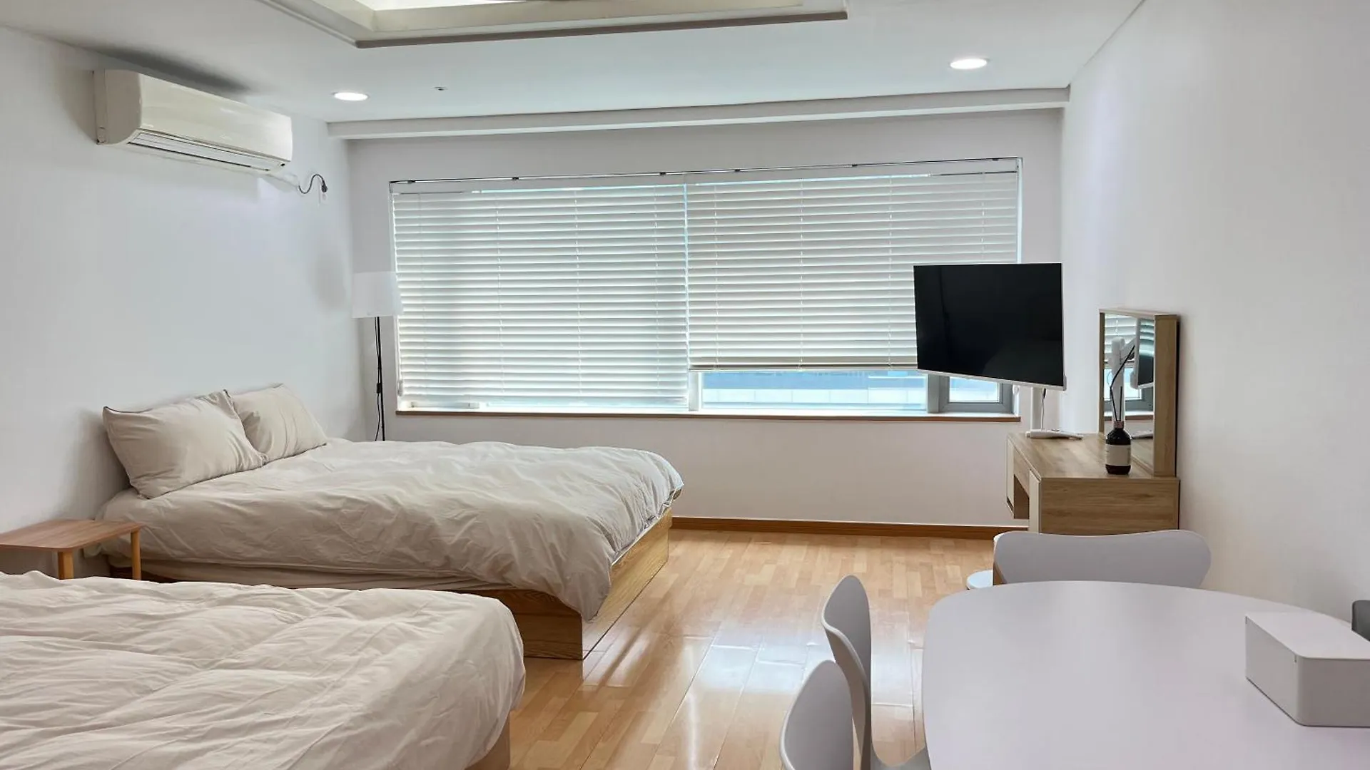 Cozy Accommodation Connected To Hongdae Entrance Station Szöul